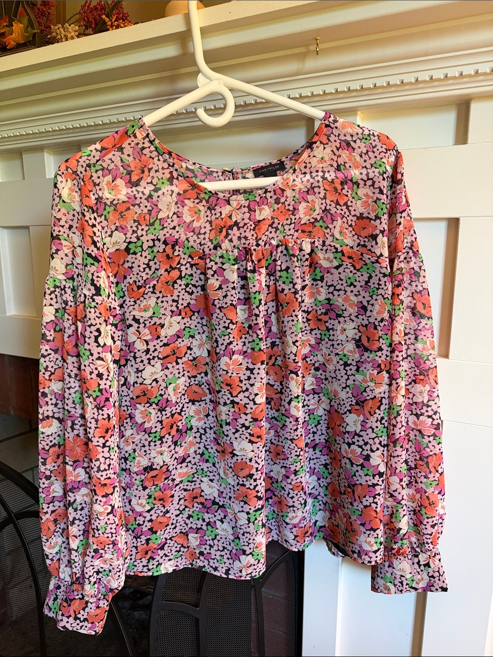 Ann Taylor Size L Long Sleeve Floral Top